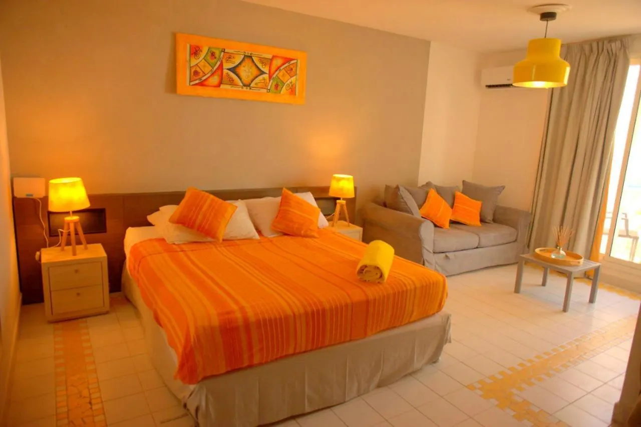 Апарт-отель Studio Manganao Saint Francois Piscine & Plage